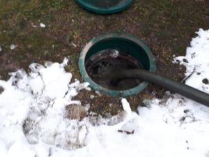 откачка септиков, откачка воды, откачка воды и стоков, откачка воды из бассейна, фото № 00077